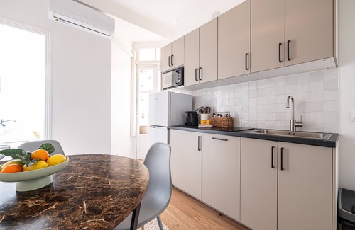 Quartier du Port Apartment | Lovely 2 Bdr in Nice Harbor