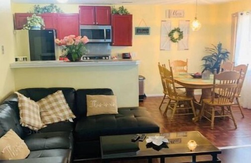 Southeast Colorado Springs Apartment | Lovely 2 Bedroom in the Heart of Colorado Springs