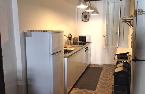 Bouzigues Apartment | Lovely 2 bedroom apartment in historic village near Pézenas, Sète & Montpellier.