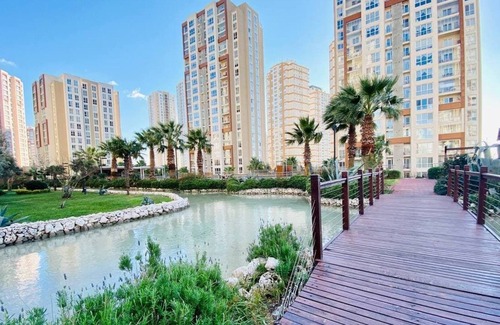 Avcilar Apartment | Lovely 2-bedroom apartment with a pool