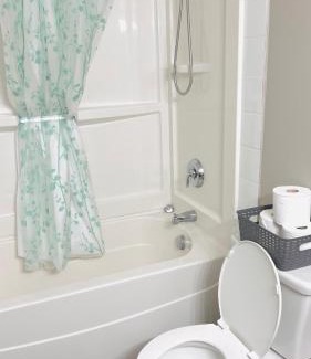 Camrose Apartment | Lovely 2 Bedroom apartment