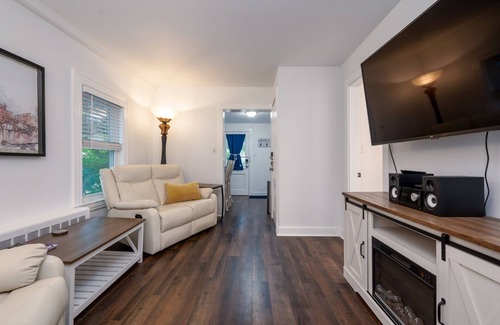 Manchester Apartment | Lovely 2-Bedroom Apt in Historic Carriage House