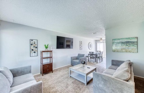 Raisin Apartment | Lovely 2 bedroom condo in quiet location