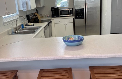 Gulf Breeze House | Lovely 2 bedroom on lake between 2 beaches!