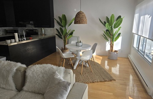 Laval Apartment | Lovely 2 Bedroom Riverside