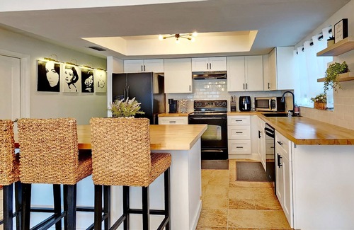 Lochmoor Waterway Estates House | Lovely 2Bed 2Bath Home near Downtown, Fort Myers