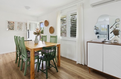 Ferny Grove House | Lovely 3-Bed Family Home with Spacious Backyard