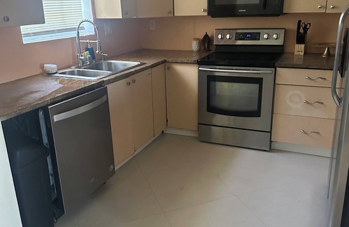 Miramar House | Lovely 3-bedroom/2.5ba house in Miramar