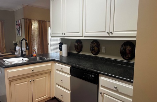 Lake Park House | Lovely 3 bedroom, 2 Bath Home in Lake Park near I-75!