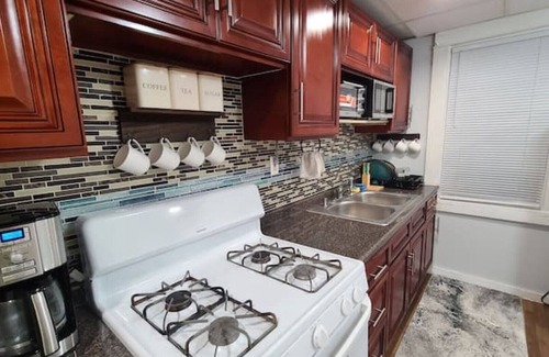 Schenectady Apartment | lovely 3 bedroom apartment with indoor electric fireplace.