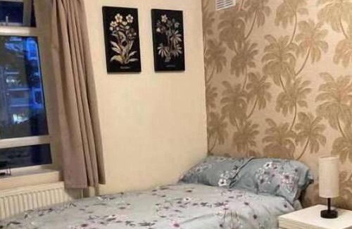 Woodberry Down Apartment | Lovely 3 Bedroom Flat Near Finsbury Park
