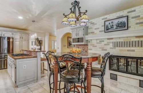 Franktown House | Lovely 4-bedroom Estate in Franktown with WiFi and a Summer time outdoor pool