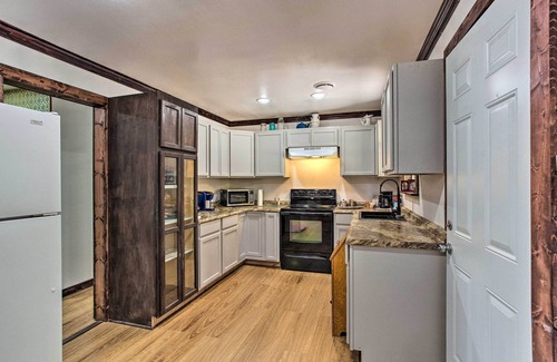 Atoka House | Lovely 'Anna Fink House' w/Patio & Fire Pit