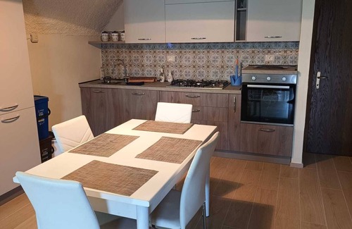 Portese Apartment | Lovely apartment on Lake Garda in residence with pool