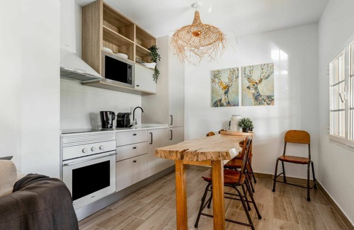 Sao Martinho Villa | Lovely apartment in villa for 2 people with WIFI, pool, TV and terrace