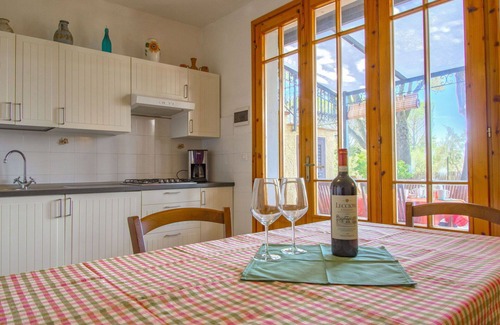 Casale Marittimo Apartment | Lovely apartment for 6 people with pool, WIFI, TV, patio, pets allowed and parking