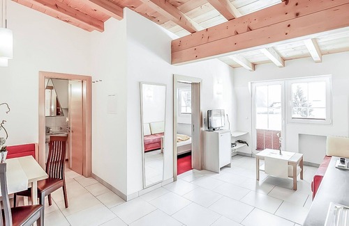 Runhof Apartment | Lovely apartment for 4 people with WIFI, TV, balcony and pets allowed
