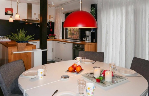 Frankenau House | Lovely apartment in villa for 4 people with WIFI, TV, terrace and pets allowed