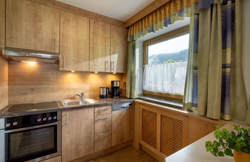 Niederau Apartment | Lovely apartment for 7 people with WIFI, TV and balcony