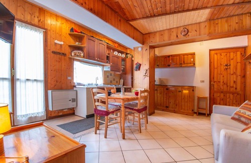 Rivisondoli Apartment | Lovely apartment for 4 people with balcony, pets allowed and parking