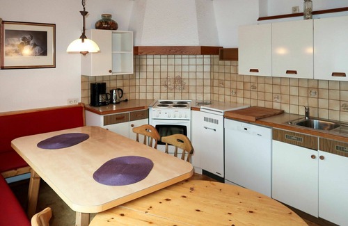 Pfunds Apartment | Lovely apartment for 13 people with WIFI, TV, balcony, pets allowed and parking
