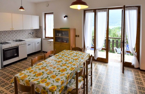 Vesta Apartment | Lovely apartment for 14 people with TV, terrace, pets allowed and parking
