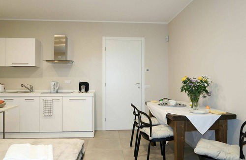 Olgiasca Apartment | Lovely apartment for 2 guests with WIFI, TV, terrace, pets allowed and parking