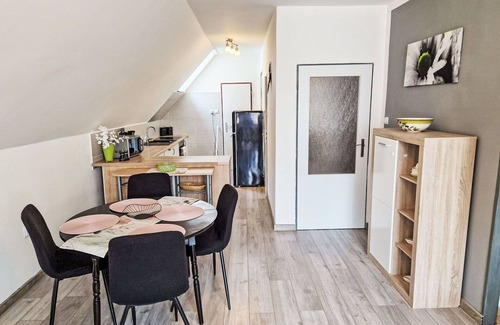 Broumov Apartment | Lovely apartment for 4 guests with WIFI, TV and parking