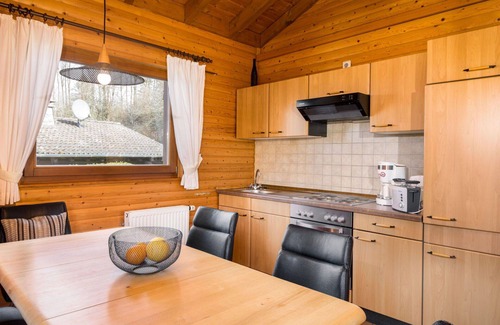 Schoenecken Apartment | Lovely apartment for 4 guests with WIFI, TV, patio and pets allowed