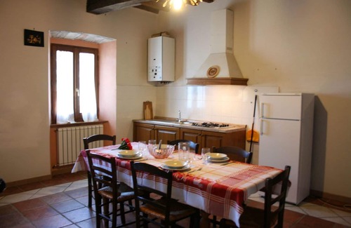 Santarello Apartment | Lovely apartment for 4 people with WIFI, pool, pets allowed and parking