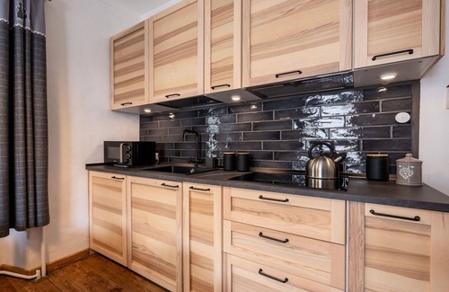 Prali Apartment | Lovely apartment for 4 people with WIFI, TV, patio, pets allowed and parking