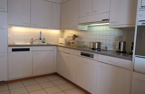 Montreux Apartment | Lovely apartment for 5 guests with WIFI, TV, balcony, pets allowed and panoramic view