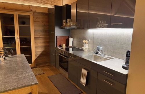 Zweisimmen Apartment | Lovely apartment for 3 people with WIFI, balcony and pets allowed