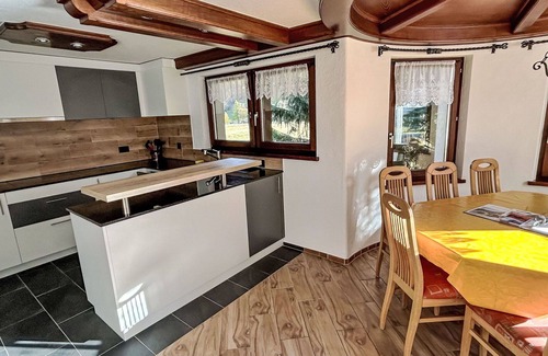 Saas Almagell Apartment | Lovely apartment for 8 people with WIFI, TV, patio, pets allowed and panoramic view