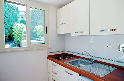 Sperlonga Apartment | Lovely apartment for 2 people with A/C, pool, WIFI, TV, pets allowed and parking