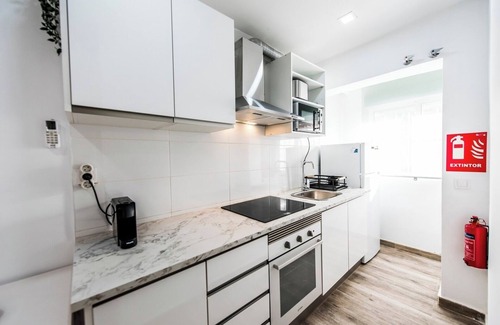 Timon Apartment | Lovely apartment in Barajas by beBalmy
