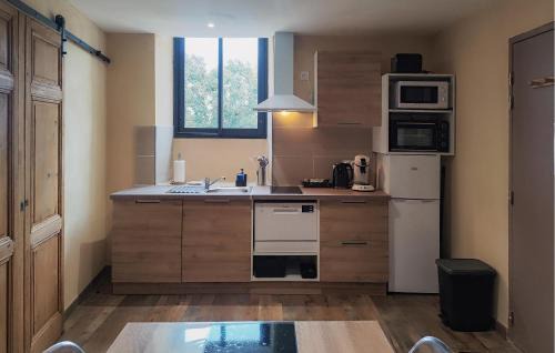 Saint-Chinian Apartment | Lovely Apartment In Saint Chinian