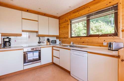 East Lewiston House | Lovely apartment in villa for 6 people with WIFI, TV, patio and panoramic view