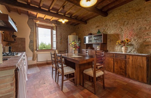 Sasso dʼOmbrone Villa | Lovely apartment in villa with A/C, pool, WIFI, TV, patio, pets allowed, panoramic view and park.