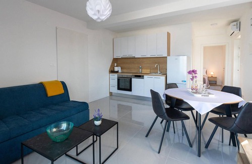 Komarna Apartment | Lovely apartment in Komarna with WiFi