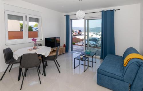Komarna Apartment | Lovely Apartment In Komarna With Wifi