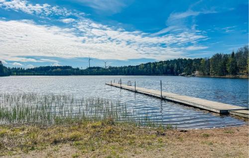 Hallevadsholm House | Lovely Apartment In Hällevadsholm