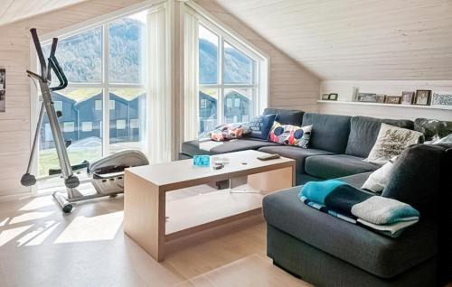 Fidjeland Apartment | Lovely Apartment In Tjørhom