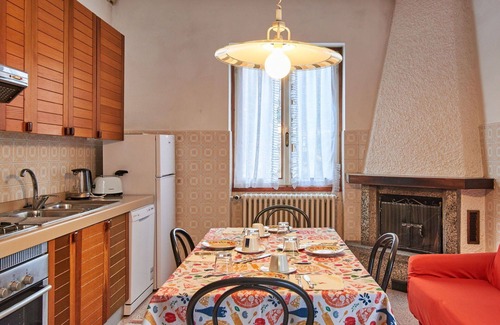Dervio House | Lovely apartment in villa for 16 people with WIFI, TV, balcony, pets allowed and parking