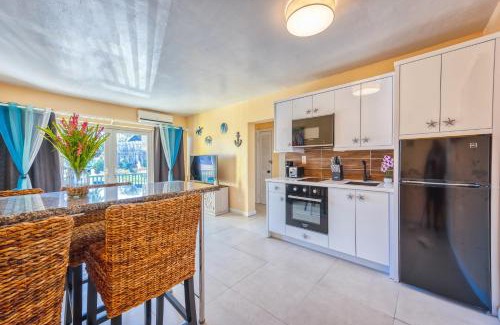 Downtown Nassau Apartment | Lovely Apartment Near Beach, Downtown, 24h Security, Pool