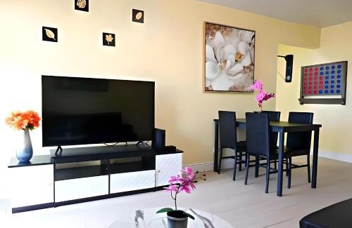 Downtown Nassau Apartment | Lovely Apartment Near Beach, Downtown, 24h Security, Pool