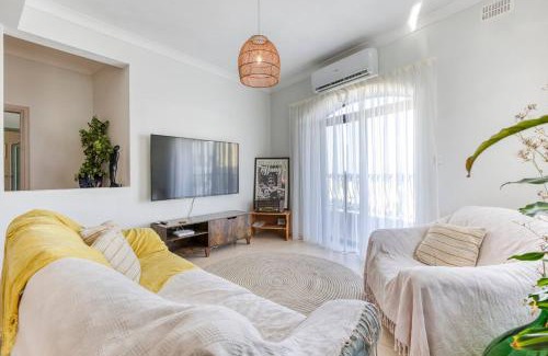 Qawra Apartment | Lovely apartment next to the beach