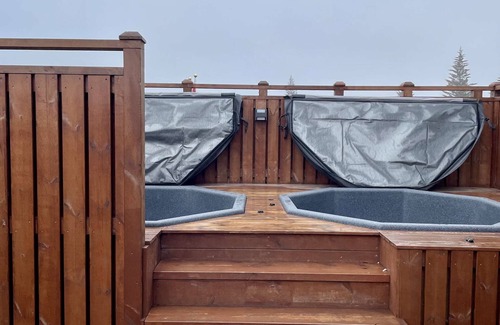 Oddeyrin Apartment | Lovely apartment with hot tub access