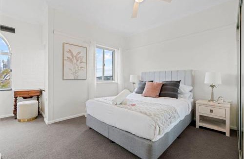 Kirribilli Apartment | Lovely Apartment with Spectacular Views