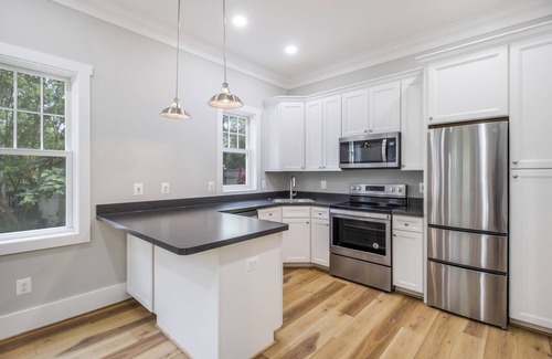Ashton Heights Cottage | Lovely backyard cottage with easy access to metro, shops, dining!